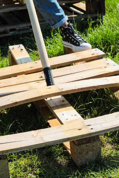 Sbancalatore del Kit Recupera & Irriga in uso per smontare pallet