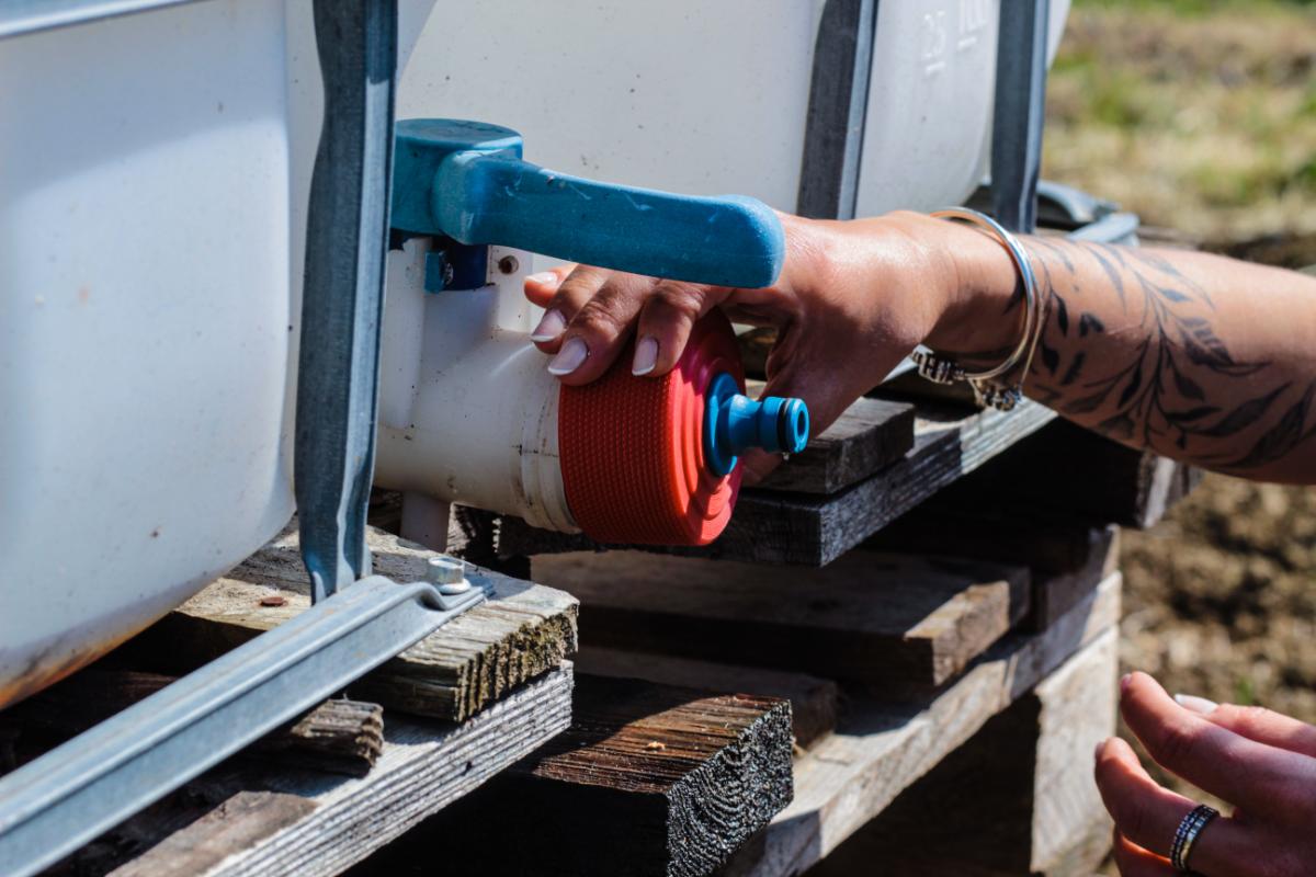 Dettaglio della filettatura del Raccordo TechOrto, connessione precisa