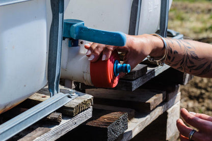 Dettaglio della filettatura del Raccordo TechOrto, connessione precisa